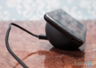 Đánh giá Nexus 4 Wireless Charger - tiện hay không?