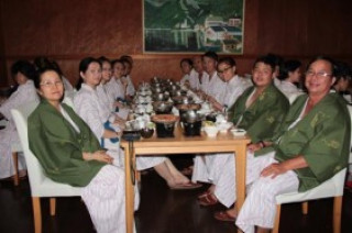 Đến Nhật Bản tắm suối nước nóng và ngủ phòng Tatami.