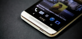 HTC One bất ngờ giành giải điện thoại của năm