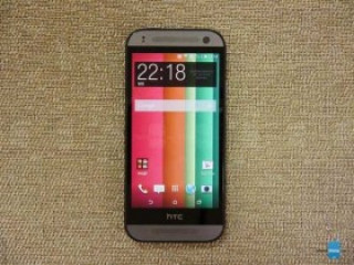 HTC One mini 2: Giống HTC One M8 như 2 giọt nước