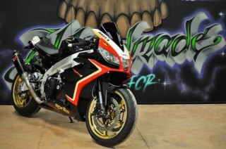 Aprilia RSV4-R : Mẫu superbike đường đua