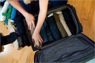 Cách xếp vali mang được nhiều đồ hơn khi đi du lịch