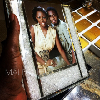 Đám cưới con gái Tổng thống Nigeria tặng khách dự tiệc iPhone 5S mạ vàng