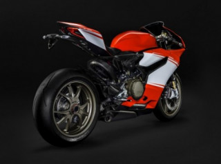 Ducati 1199 Panigale S khác gì so với bản Superleggera?