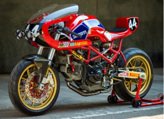 Ducati Monster M900 phong cách sportbike