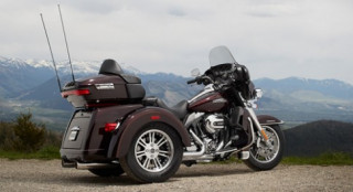 Harley-Davidson Tri Glide Ultra Classic - pháo đài di động