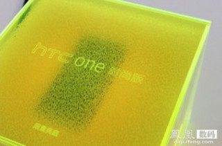 Hình ảnh chi tiết về HTC One E8 phiên bản vỏ nhựa của One M8