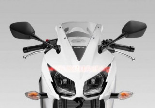 Honda CBR150R thế hệ mới trang bị đèn pha đôi