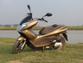 Honda PCX có thiết kế mất cân đối?