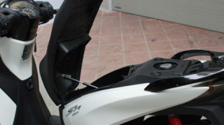 Honda SH 2013 tự chế nâng yên tự động 