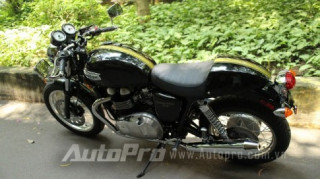 MC Anh Tuấn tậu Triumph Thruxton 2013 