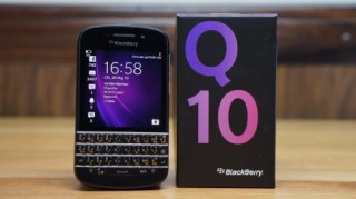 Mở hộp BlackBerry Q10 bàn phím Thái