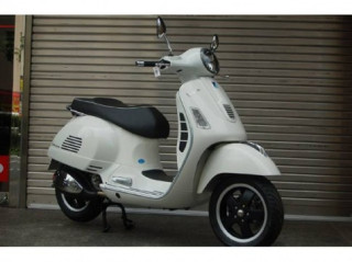 Vespa GTS 125i.e Super - Sự lựa chọn hoàn hảo hơn SHi?