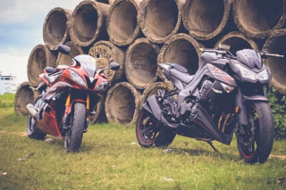 Yamaha R6 vs Kawasaki Z1000