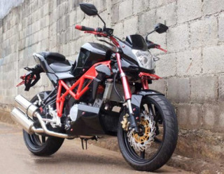 Yamaha V-ixion tạo hình với phong cách Ducati Streetfighter