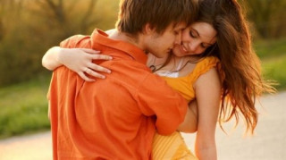 7 kiểu hôn lãng mạn có thể bạn chưa bao giờ thử