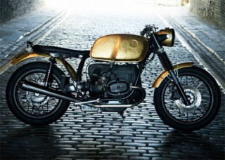 BMW R80/7 nổi bật với bộ cánh được dát vàng