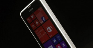 Giá bán Nokia Lumia 730 lộ diện