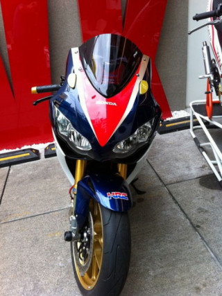 Honda CBR 1000 2008 lên tem HRC