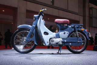 Honda Cub C100 - “huyền thoại” khoe dáng trên quê nhà