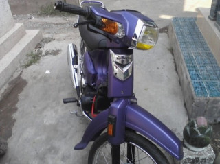 Honda Dream tím thủy chung