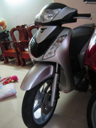 Honda Sh125i vn Bạc đk 9/2010 loại 2 đĩa.