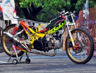 Honda Wave RSX phong cách Drag Bike lạ lẫm