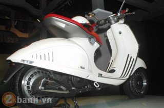 Lại gần, ngắm nghía Vespa 946 thật lâu