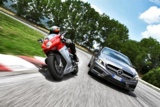 Mercedes chuẩn bị bước chân vào thị trường xe mô tô phân khối lớn