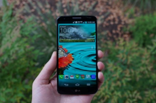 Viền màn hình của điện thoại LG G2 chỉ dày 2,5 mm