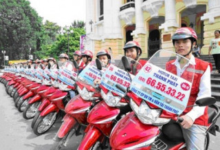Xe ôm ở Hà Nội được gọi “taxi” mui trần