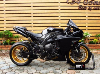 Yamaha R1 ‘hổ báo nhất trường mẫu giáo’