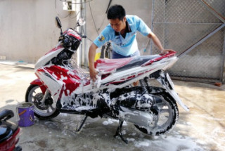 Bắc Giang: Độc đáo “đội rửa xe thanh niên”