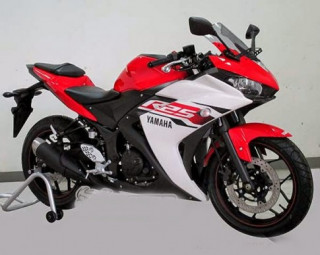 Cận cảnh những chiếc Yamaha R25 đầu tiên được bày bán tại Việt Nam