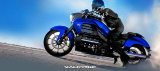 Honda Valkyrie 2014 – gã khổng lồ của đường phố