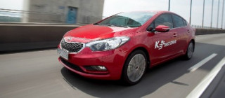 Kia K3: nhiều “đồ chơi”, vận hành êm ái