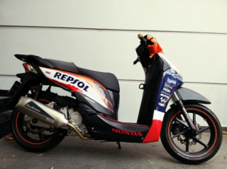 Sh300i độ phiên bản đua Repsol