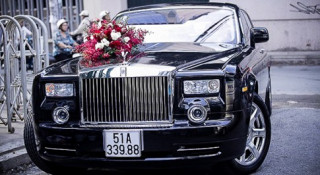 Vẻ đẹp xe hoa Rolls-Royce Phantom in hình rồng 35 tỷ trong đám cưới Lam Trường