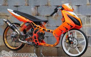 Yamaha Nouvo “rực lửa” với phong cách Drag