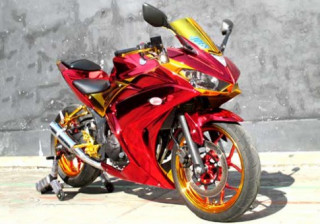 Yamaha R25 với phong cách rất Iron Man