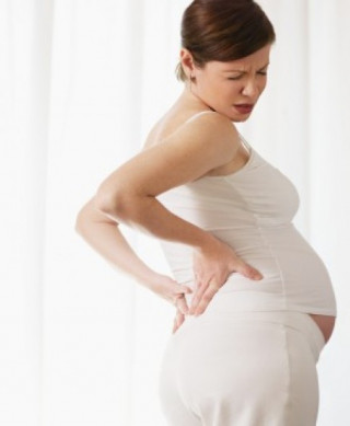 7 cách chống đau lưng khi mang bầu