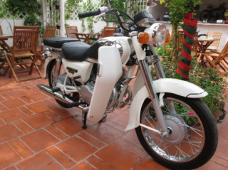 Gặp gỡ nàng bạch tuyết xóm cổ Honda 1998 Benly CD125T