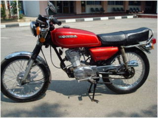 Honda GL100 đời 1985 phá cách