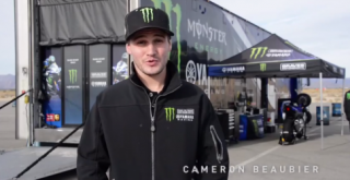 Trải nghiệm Yamaha R1 2015 cùng tay đua Cameron Beaubiier