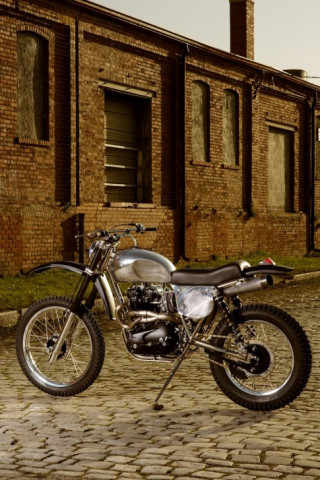 Triumph Bonneville 1974 độ phong cách Tracker dành cho Off-road