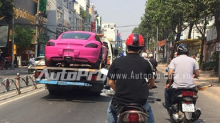 Xuất hiện Porsche Cayman S màu hồng tại Sài Gòn