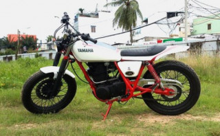 Yamaha SR400 Flat Tracker độ cá tính tại Sài Thành