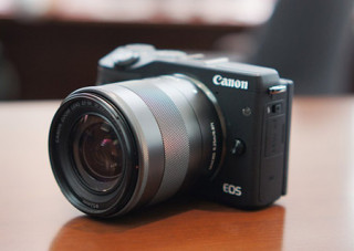 Cận cảnh EOS M3 - mirrorless tầm trung sáng giá từ Canon