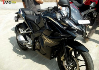 Pulsar 200 SS ra mắt tại Indonesia