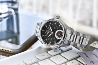 Các hãng đồng hồ Thụy Sỹ đánh phủ đầu Apple Watch